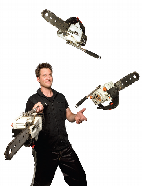 chainsaw-juggle